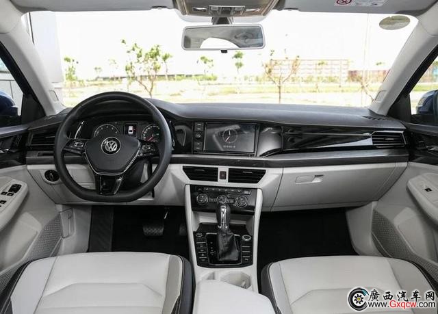 寶來車型 內飾圖